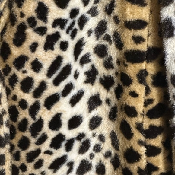 Ann Taylor Leopard Print Faux Fur Long Sleeve Jacket with Pockets - Picture 8 of 9